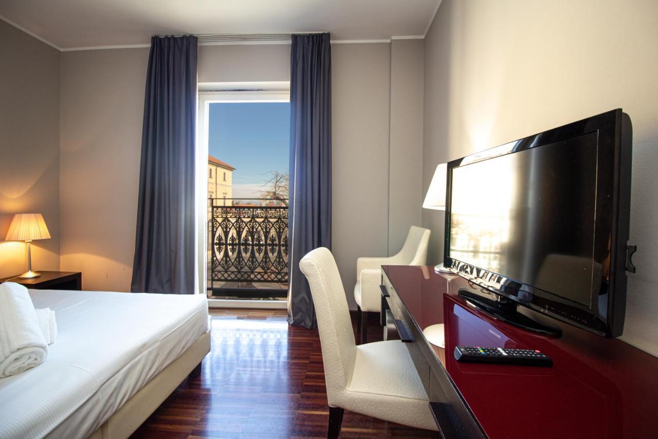 Hotel Cavour By Lvg Hotel Collection Novara Exteriör bild