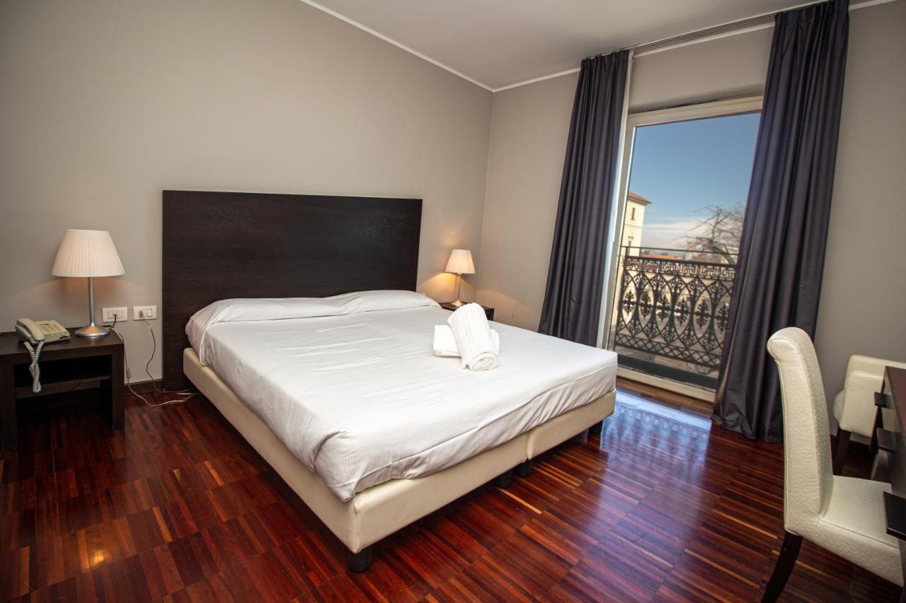 Hotel Cavour By Lvg Hotel Collection Novara Exteriör bild