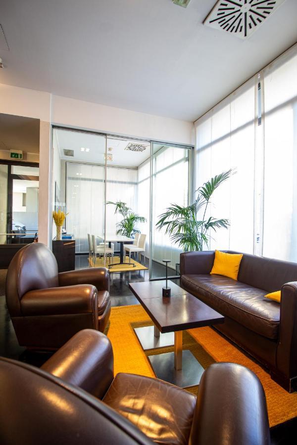 Hotel Cavour By Lvg Hotel Collection Novara Exteriör bild
