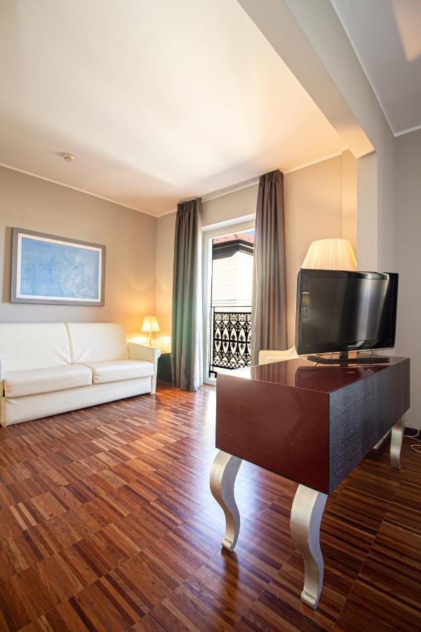 Hotel Cavour By Lvg Hotel Collection Novara Exteriör bild